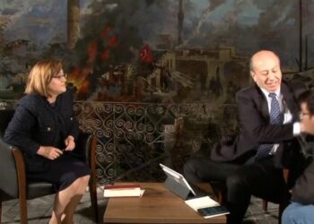Journalist swatting cameraman during interview with mayor sparks outrage