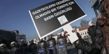 Türkiye’de 36 gazeteciye 66 yılı aşkın hapis cezası