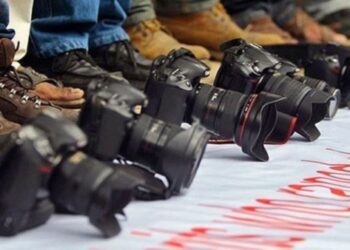 Türkiye Eylül ayı Basın Özgürlüğü raporu: 52 gazeteciye soruşturma, 1 günde 648 habere engelleme, spikere gülümseme cezası