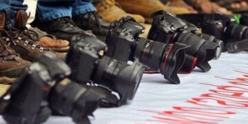 Türkiye Eylül ayı Basın Özgürlüğü raporu: 52 gazeteciye soruşturma, 1 günde 648 habere engelleme, spikere gülümseme cezası