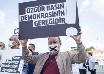 Türkiye’de basın özgürlüğü karanlıkta: Gözaltılar, tutuklamalar, sansür ve ekran karartmaları artıyor