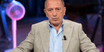 Fatih Altaylı’ya Erdoğan’ı tehdit ettiği suçlamasıyla 4 yıl 2 ay hapis cezası verildi. Cezaevinde tutulmaya devam edecek