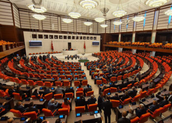 Meclis yasayı onayladı: Türkiye’de 15 yaş altına sosyal medya yasağı