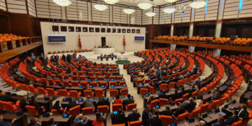 Meclis yasayı onayladı: Türkiye’de 15 yaş altına sosyal medya yasağı